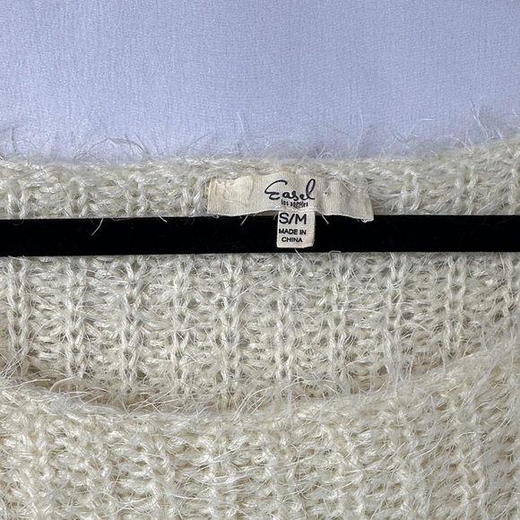 Easel Los Angeles Ivory Fuzzy Knit Oversized Sweater Sz S/M Soft Cozy Pullover - Picture 3 of 7